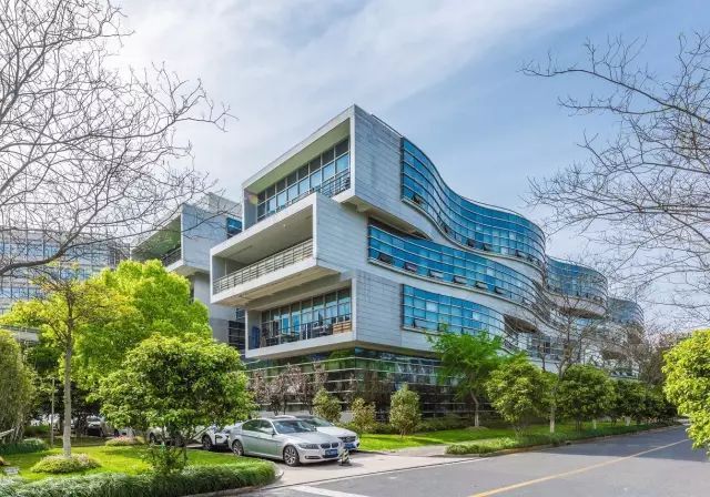 仙知機(jī)器人與上海交通大學(xué)攜手成立聯(lián)合實(shí)驗(yàn)室，共拓智能制造新篇章